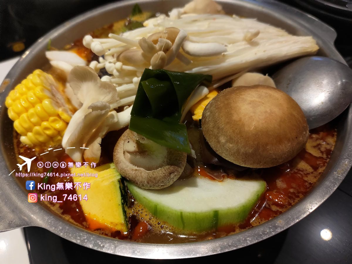 ［內壢 美食］千葉火鍋中壢尊爵館 | 內壢家樂福對面 | 現做舒芙蕾限定 | 火鍋吃到飽