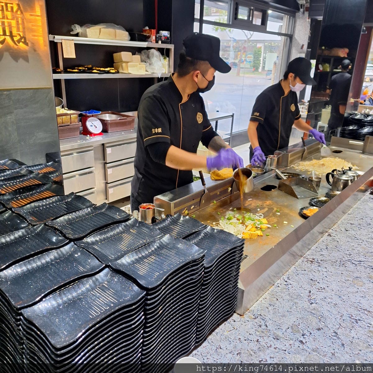 〔桃園 美食〕金丰饡平價鐵板燒（桃園中山店）｜青菜、湯品、白