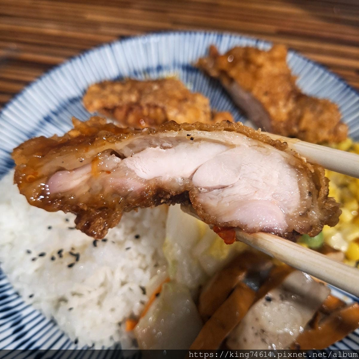 〔台北 美食〕西門町一級排骨飯｜隱藏在巷弄地下室神秘美食｜台