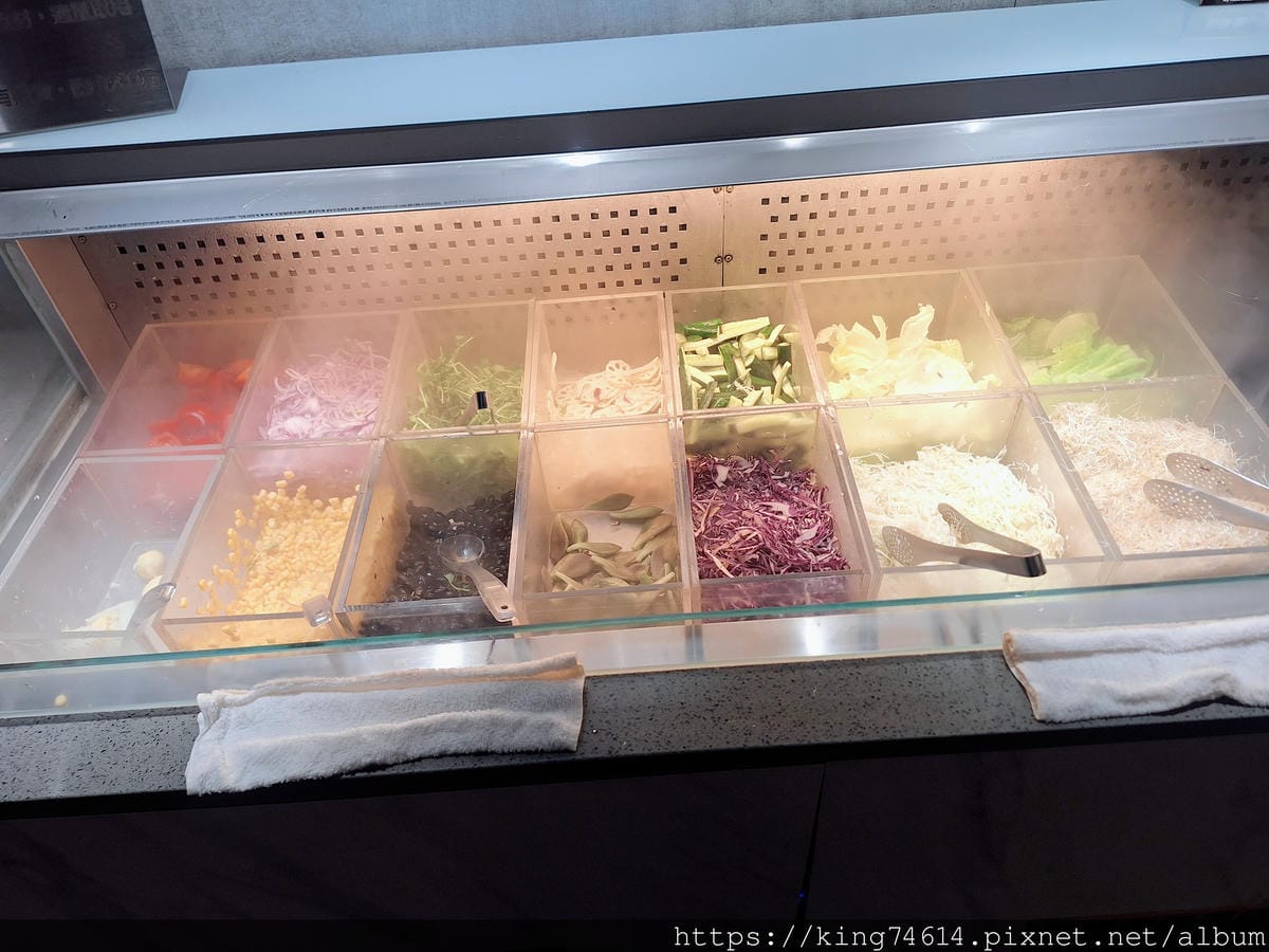 〔桃園 美食〕我家牛排南崁店｜排餐+自助百匯品項多無限放題｜