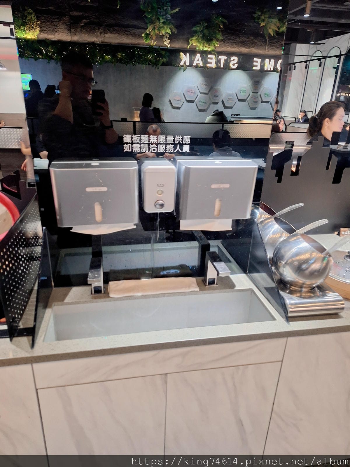 〔桃園 美食〕我家牛排南崁店｜排餐+自助百匯品項多無限放題｜