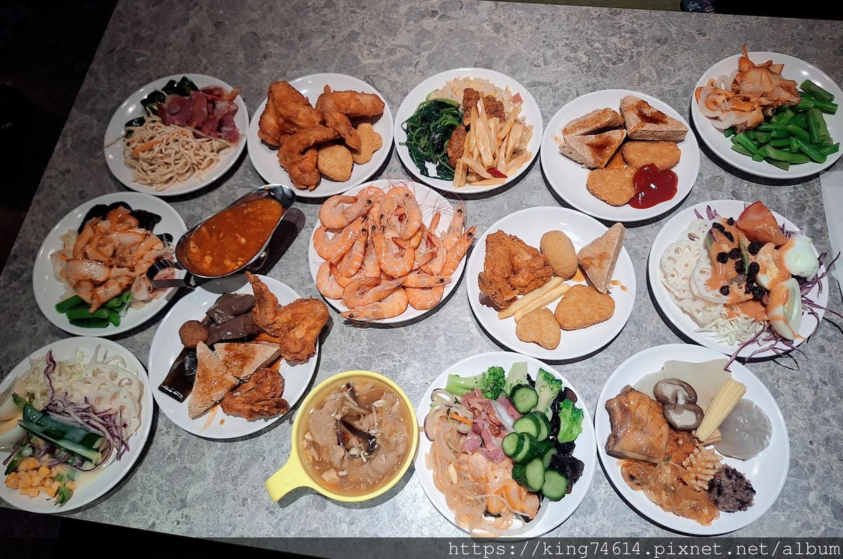 〔桃園 美食〕我家牛排南崁店｜排餐+自助百匯品項多無限放題｜