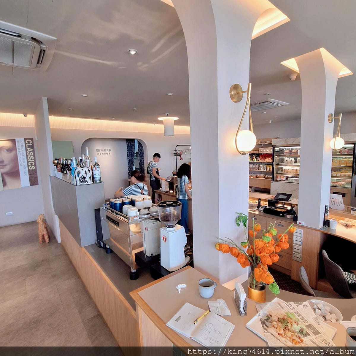 〔桃園 美食〕秘覓良品山上花兒開了咖啡景觀餐廳｜山中秘境玻璃