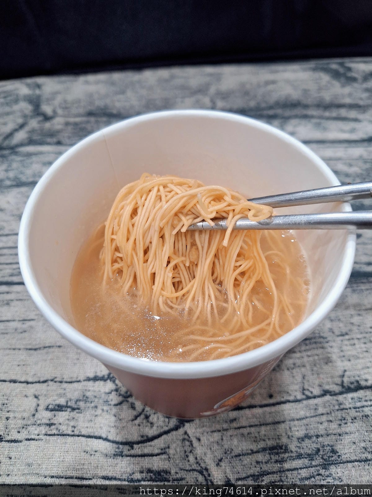 〔宅配美食〕老媽拌麵｜傳承百年沙茶工藝的宵夜良伴，砂鍋魚頭風