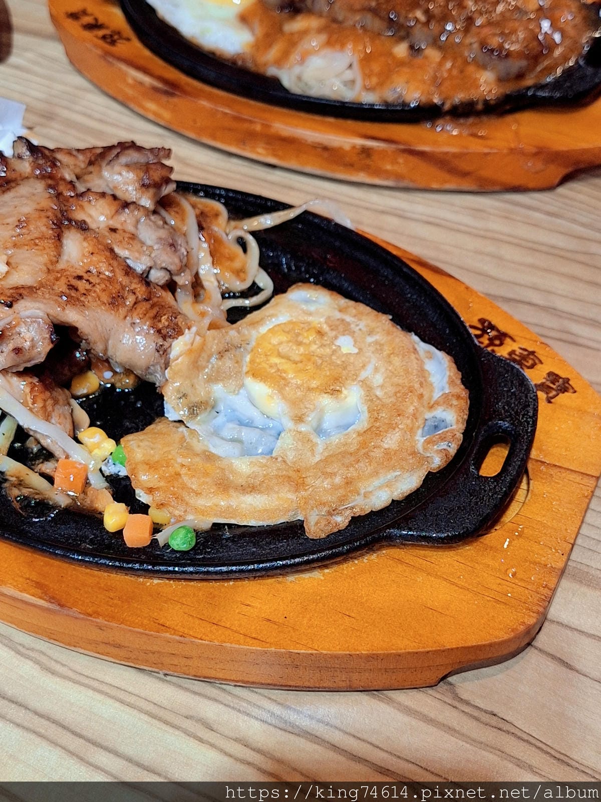 〔桃園 美食〕孫東寶台式牛排教父|台式牛排三件套升級回歸!咖 〔桃園 美食〕孫東寶台式牛排教父|台式牛排三件套升級回歸!咖