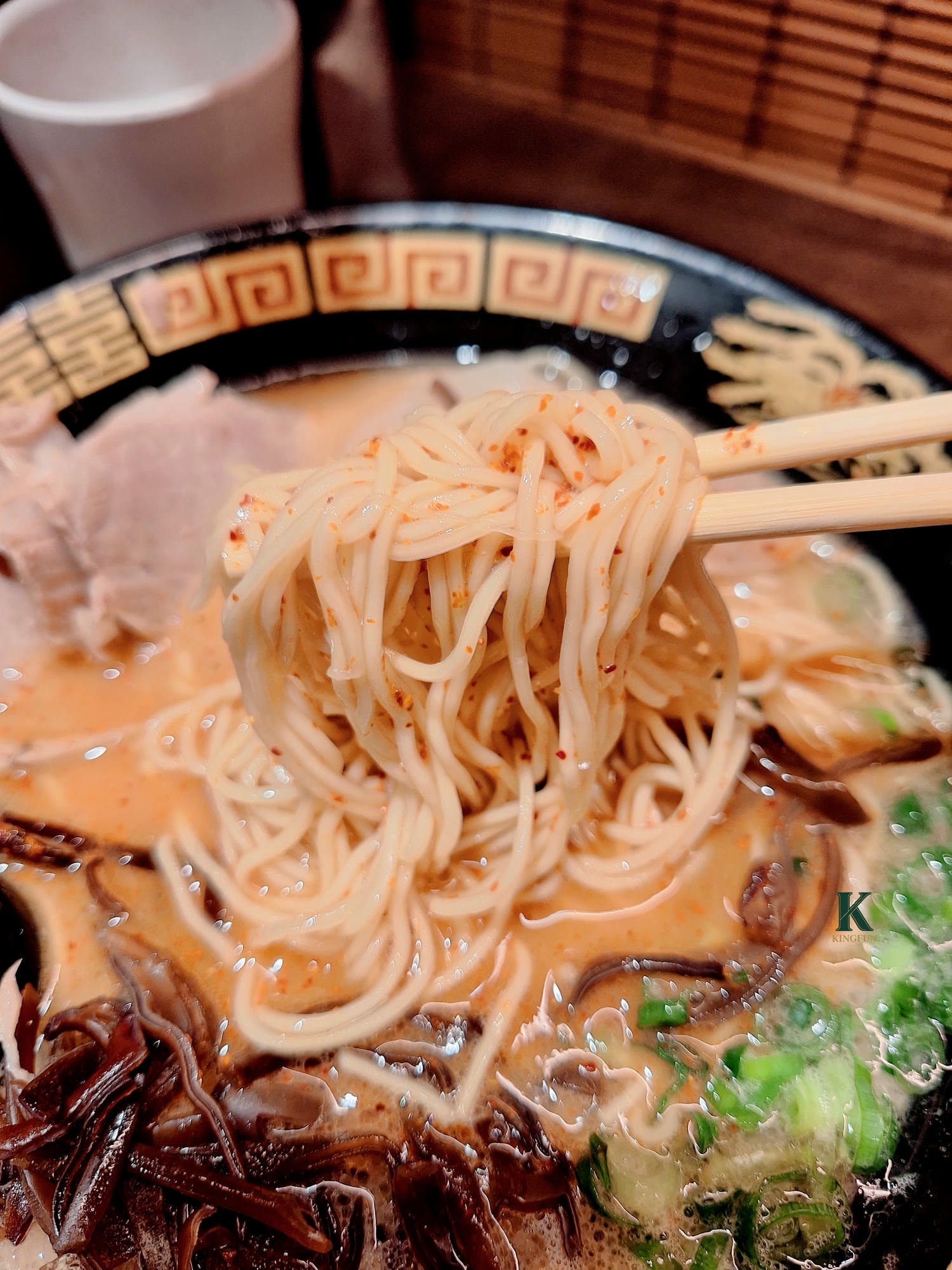 〔日本 美食〕一蘭拉麵｜真的必吃嗎？濃湯＋湯泡飯太誇張