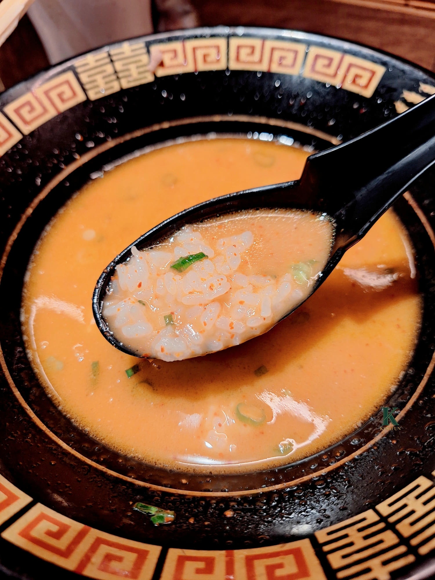 〔日本 美食〕一蘭拉麵｜真的必吃嗎？濃湯＋湯泡飯太誇張